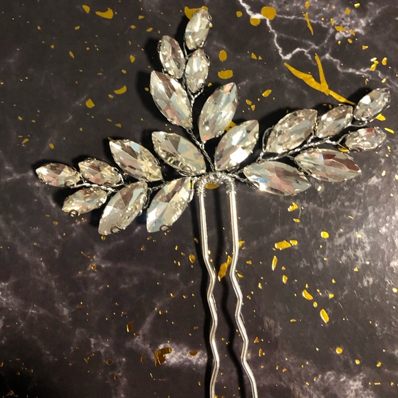 NEW Crystal hair accessory - Picture 4 of 4